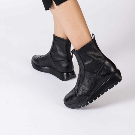 Ботинки женские WONDERS